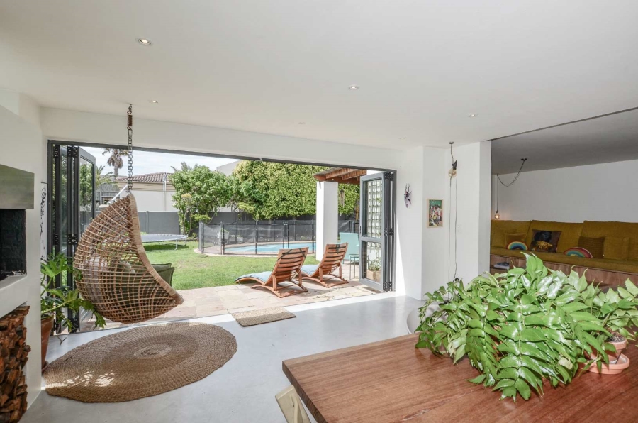 4 Bedroom Property for Sale in Sunset Beach Western Cape